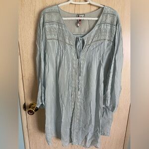 JOHNNY WAS Light Dusty Blue Embroidered Rayon Tunic 2X READ